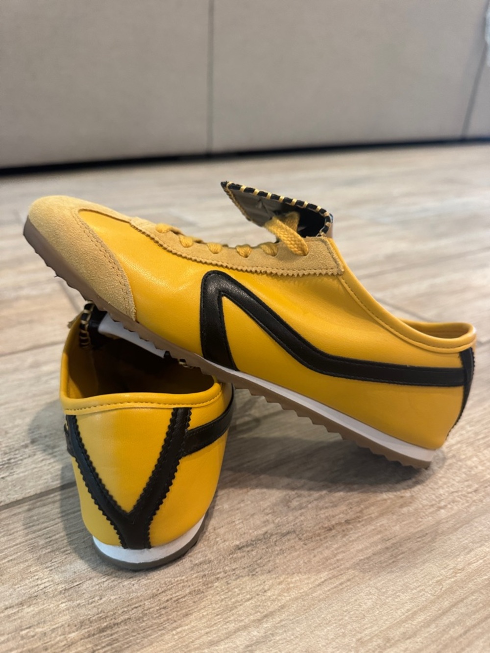 Jaiden by Steve Madden yellow sneakers casual leather size 9.5 - Picture 11 of 13